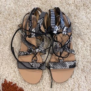 Splendid NWOB Black White Leather Print Sandals